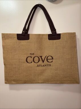 Cove Atlantis Paradise Island Natural Jute Tote with Brown Handles. NWOT